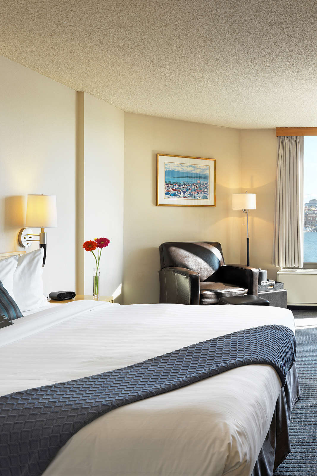 Hotel Inn at Laurel Point photo 2