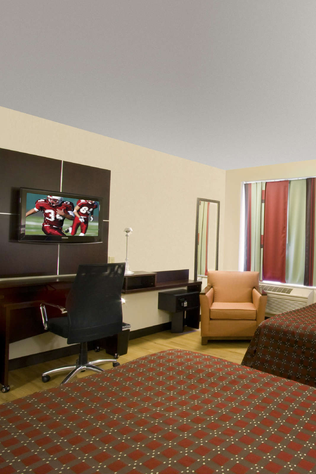 Hotel Red Roof PLUS+ Columbus Downtown-Convention Center photo 3