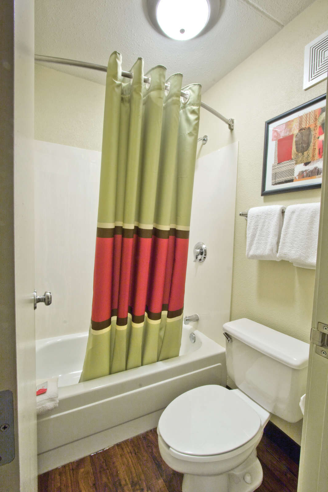 Hotel Red Roof PLUS+ Columbus Downtown-Convention Center photo 4