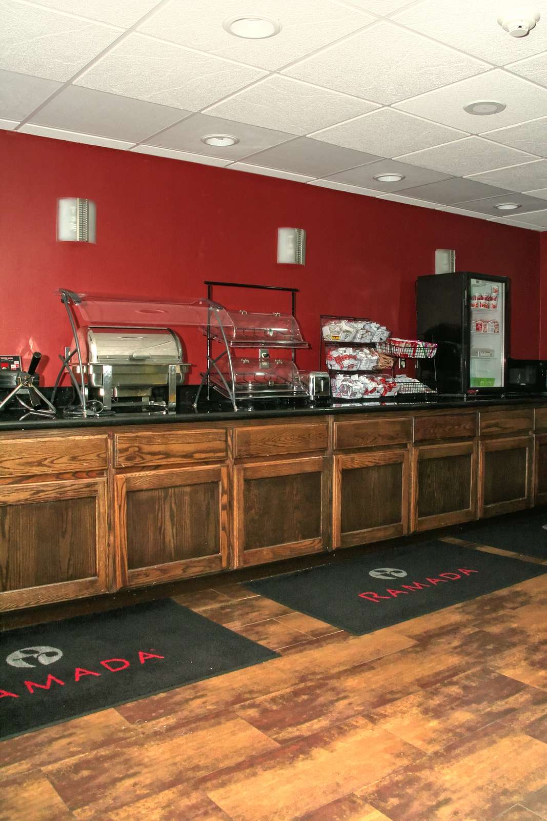 Hotel Ramada Tulsa photo 3