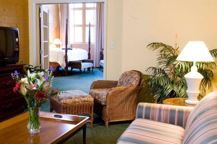 Hotel Hampton Inn & Suites Convention Center photo 5