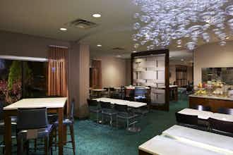 Hotel SpringHill Suites Newark Liberty Airport photo 2
