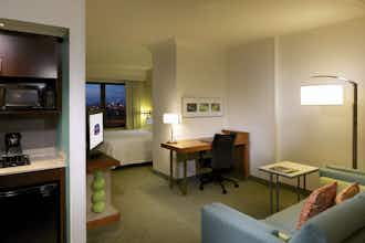 Hotel SpringHill Suites Newark Liberty Airport photo 3