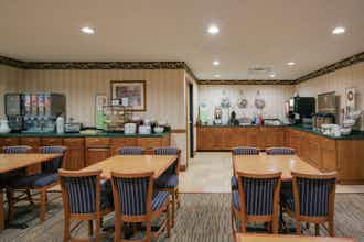 Hotel Country Inn & Suites photo 3