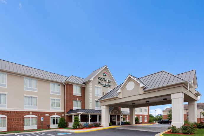 Country Inn & Suites West