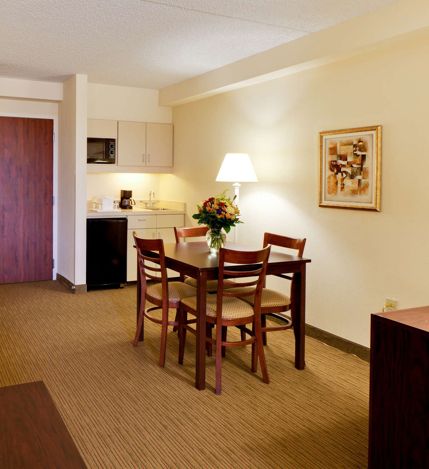 Hotel Hawthorn Suites by Wyndham Midwest City photo 5
