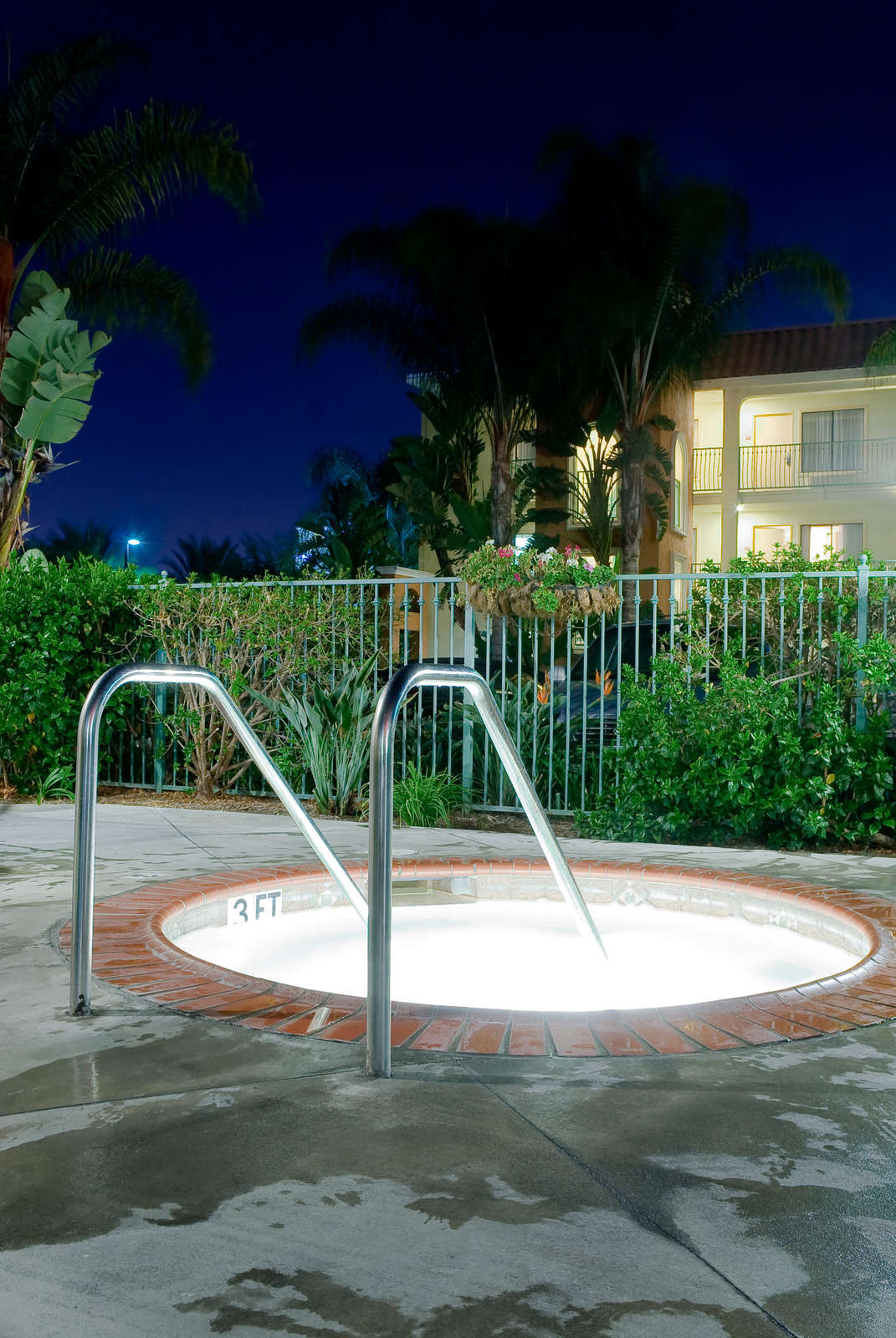 Hotel Cortona Inn & Suites photo 2