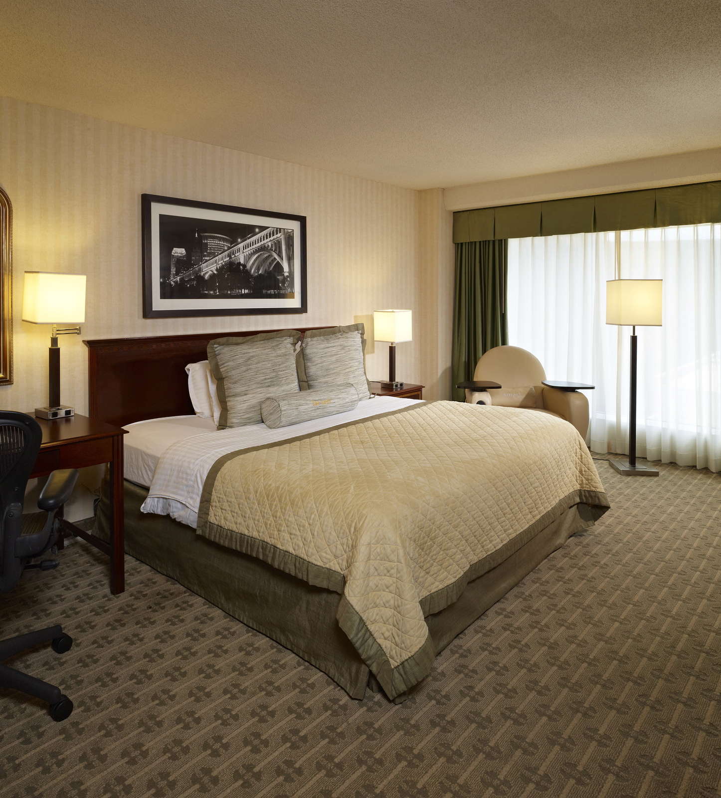 Hotel Wyndham at Playhouse Square photo 2