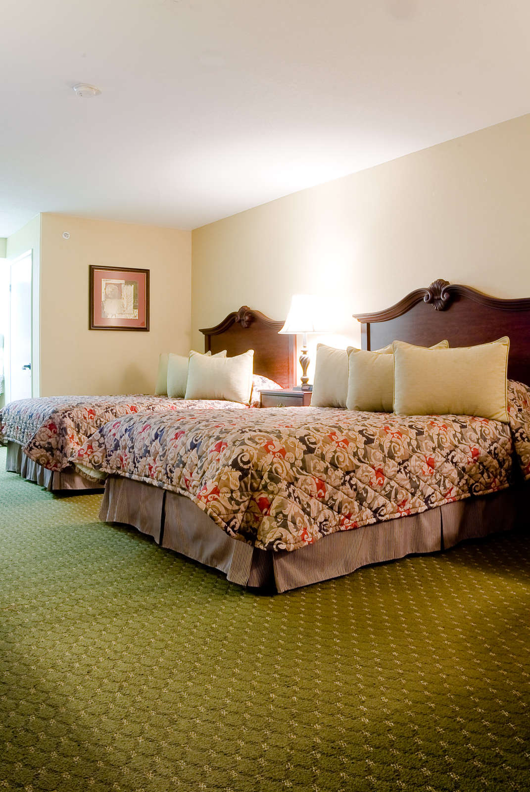 Hotel Anaheim Camelot Inn & Suites photo 4