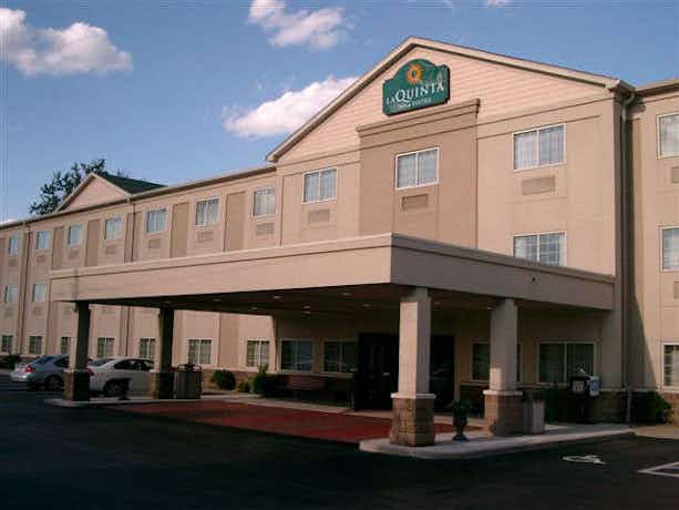 La Quinta Inn and Suites Louisville Airport & Expo