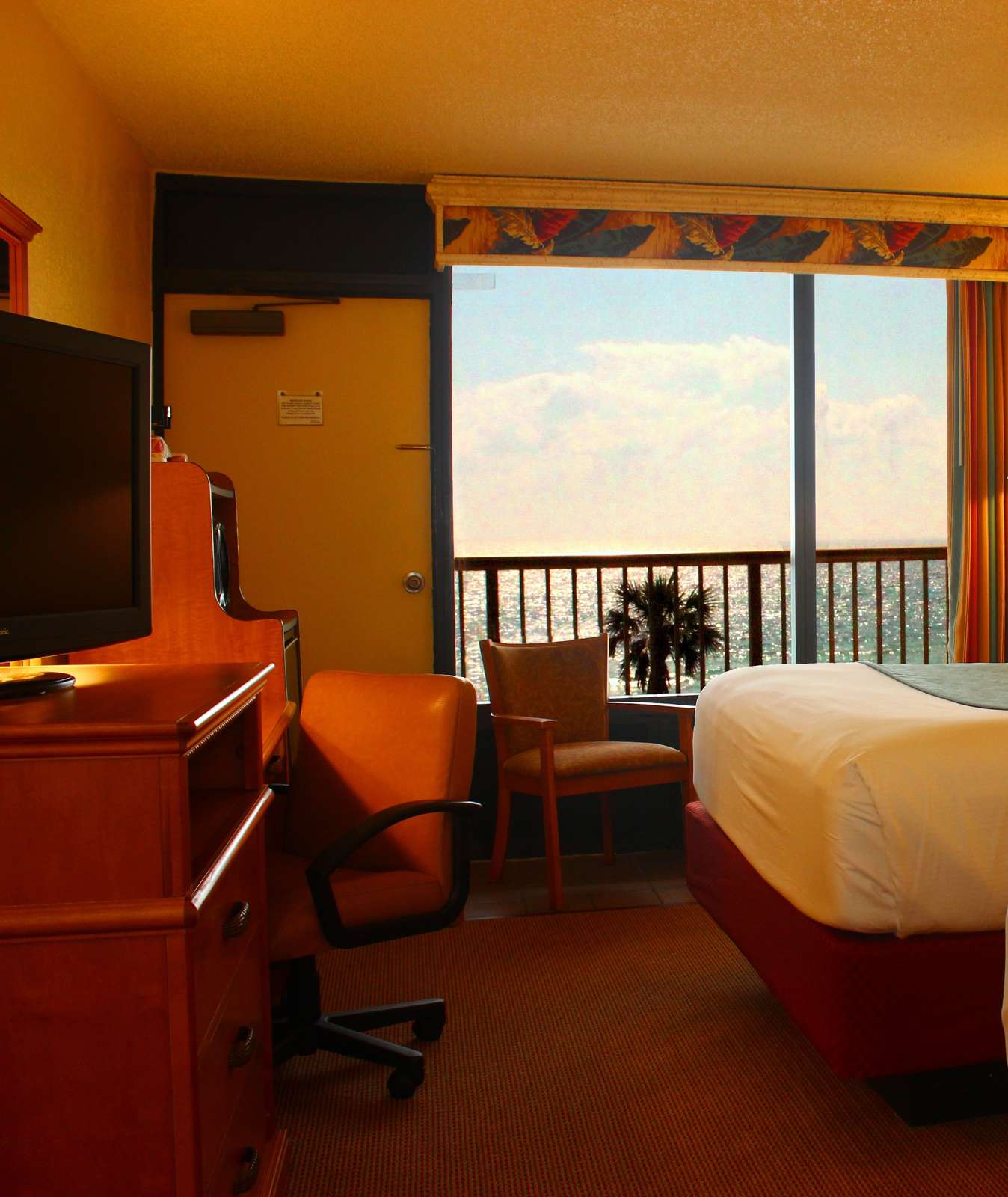 Hotel Ramada Plaza Beach Resort photo 4