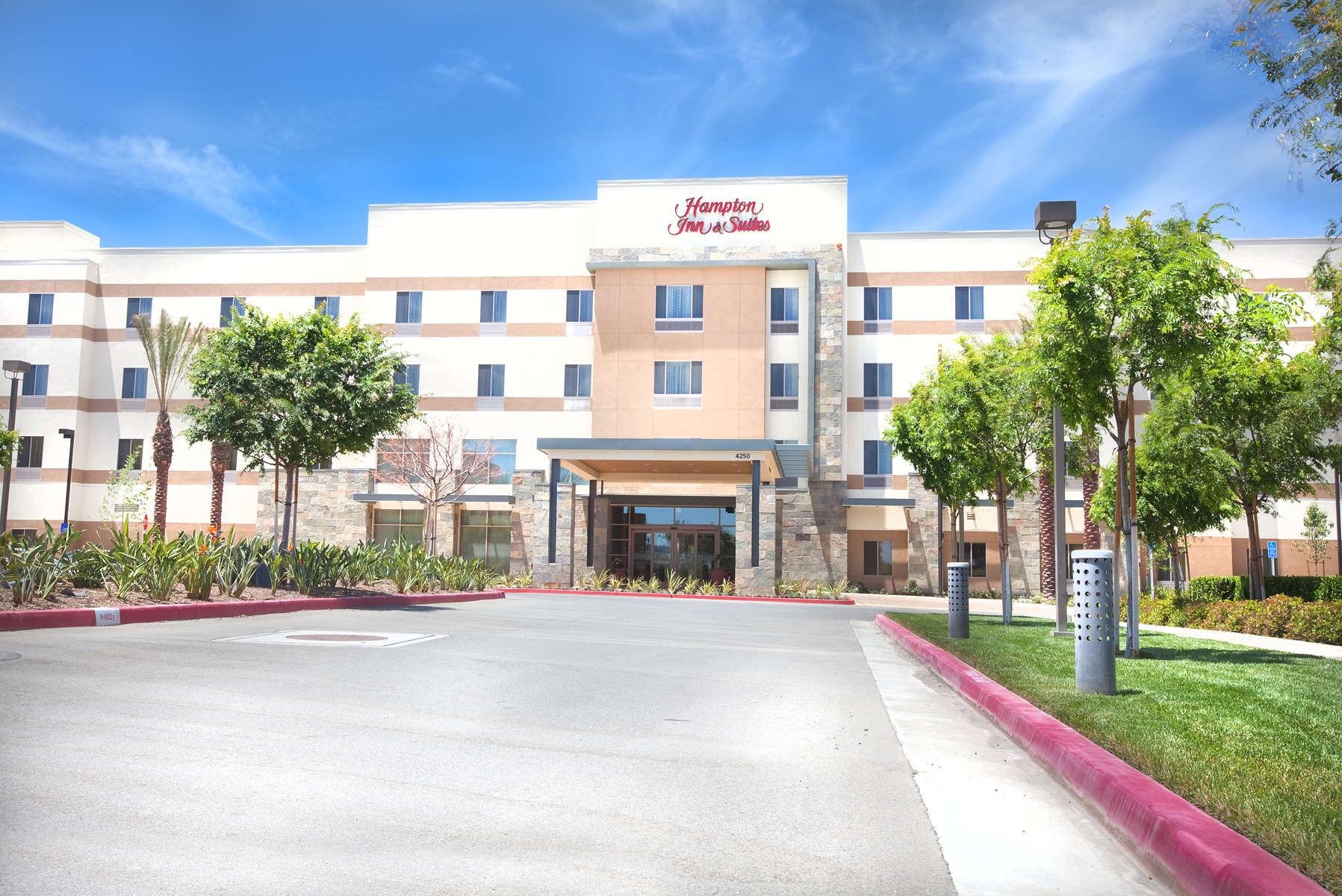 Hampton Inn & Suites Riverside Corona East