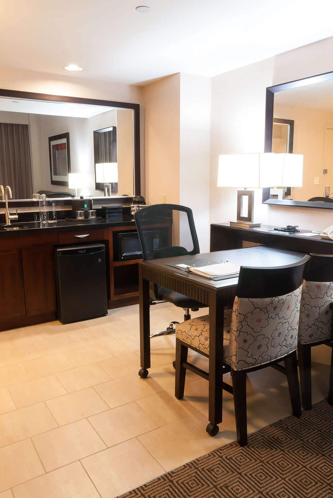 Hotel Embassy Suites Ontario - Airport photo 5