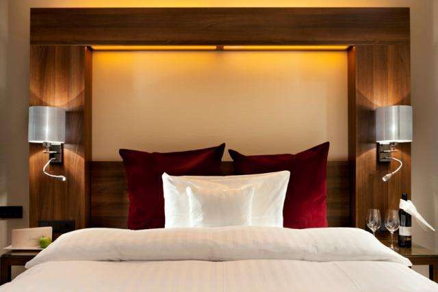 Fleming's Deluxe Hotel Main Riverside