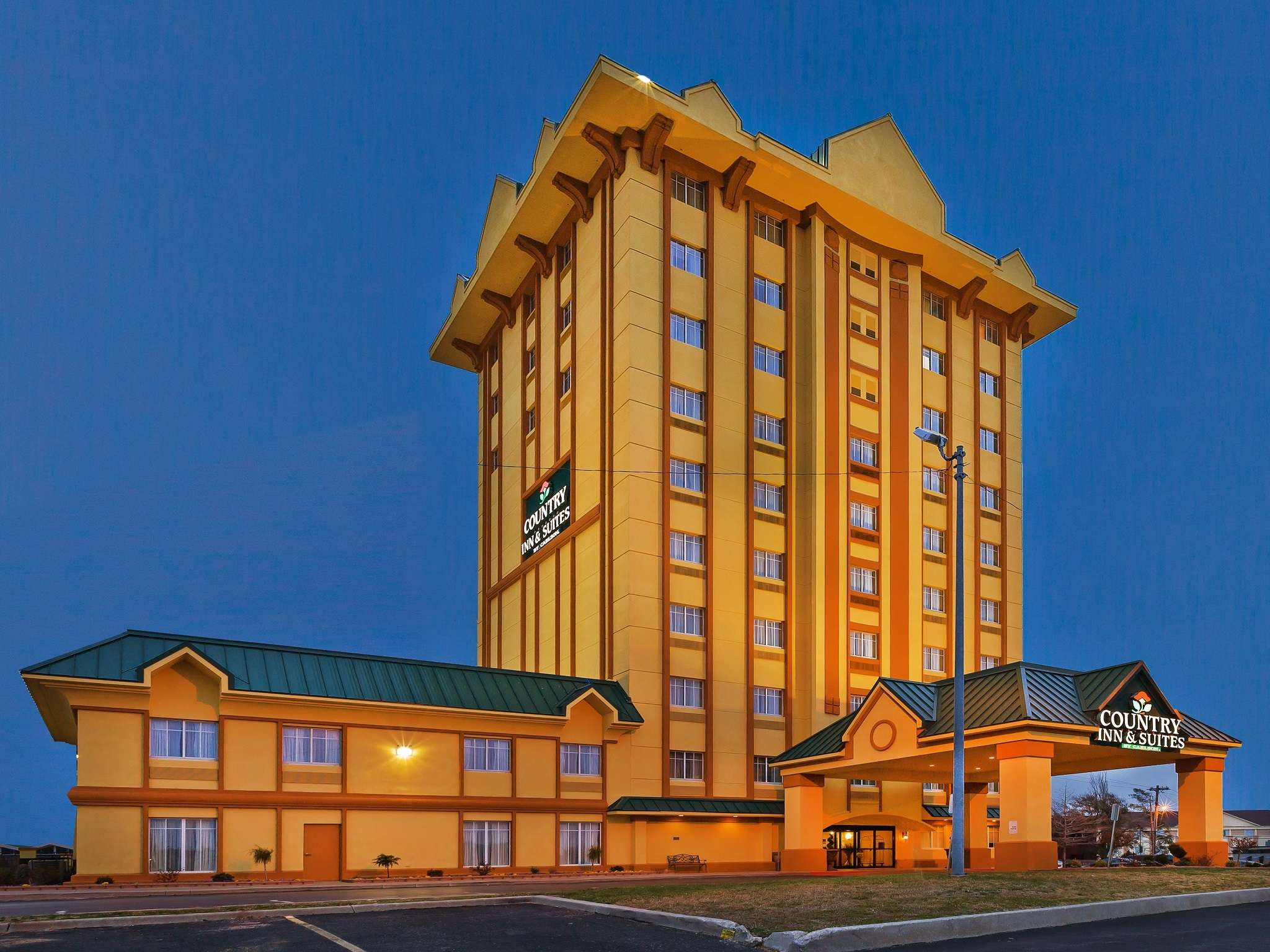Country Inn & Suites Northwest Expressway
