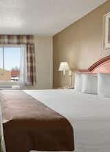 Hotel Baymont Inn & Suites Louisville East photo 2