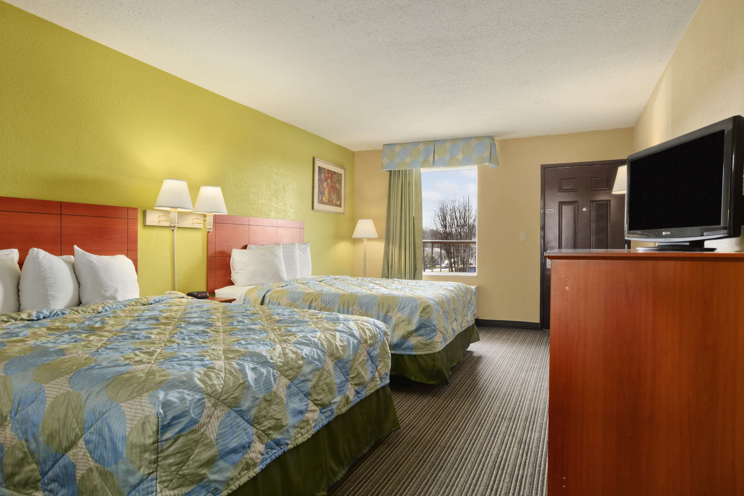 Hotel Ramada Louisville North photo 5