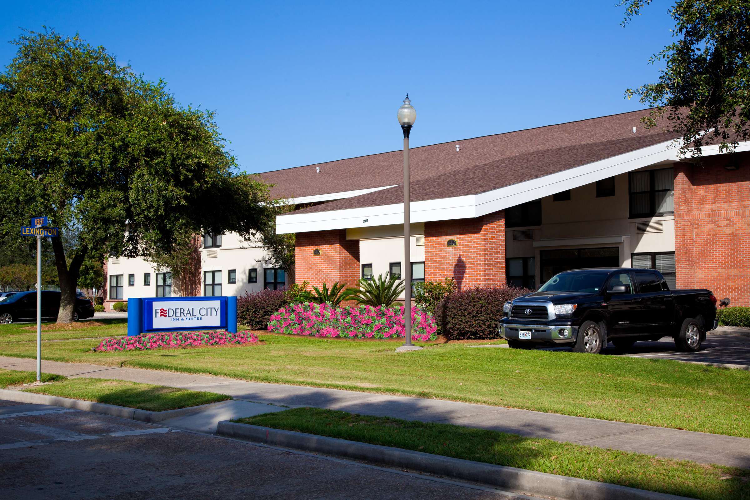 Federal City Inn & Suites