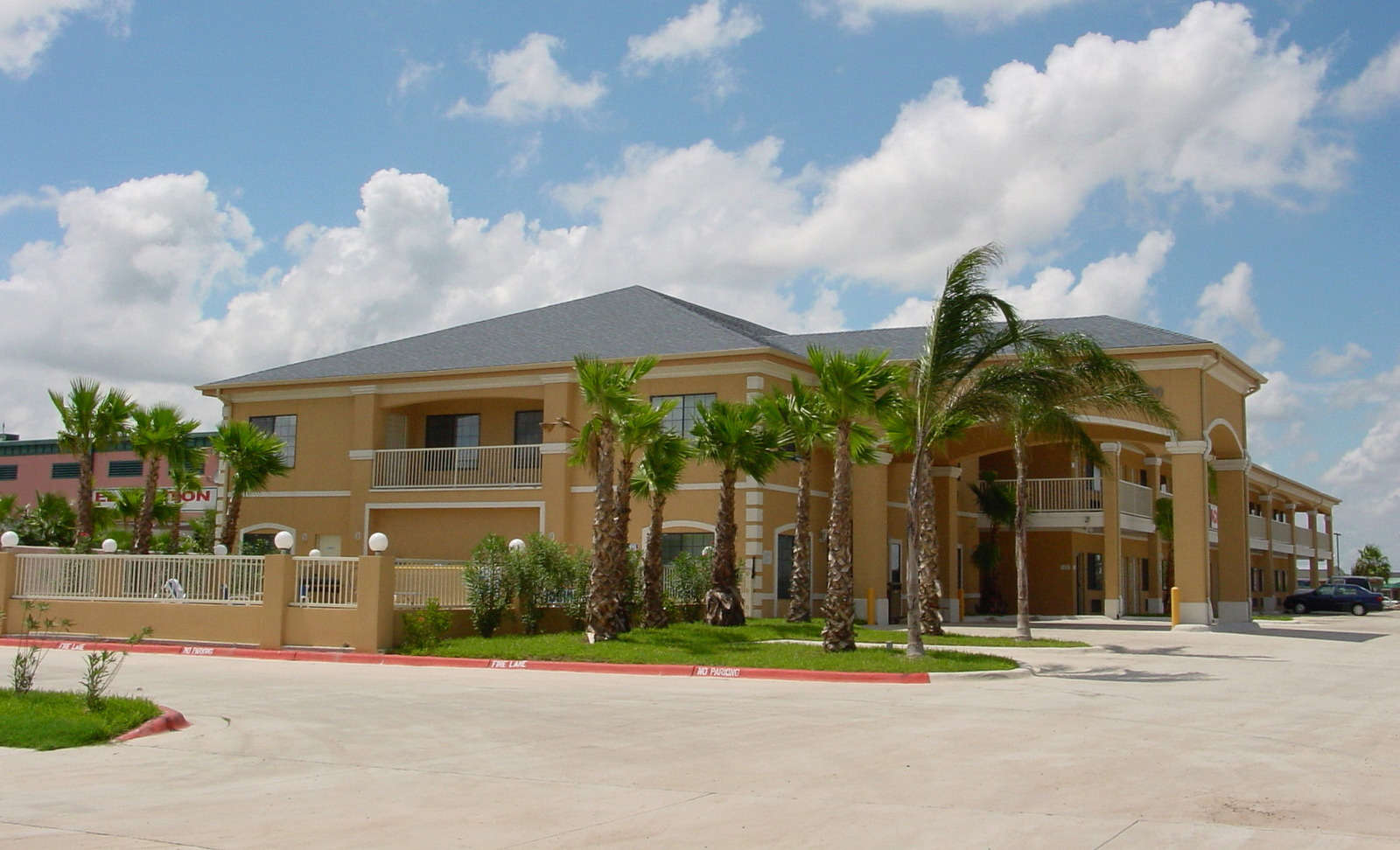 Hotel Texas Inn & Suites McAllen photo 2