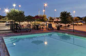 Hotel Hawthorn Suites College Station photo 1