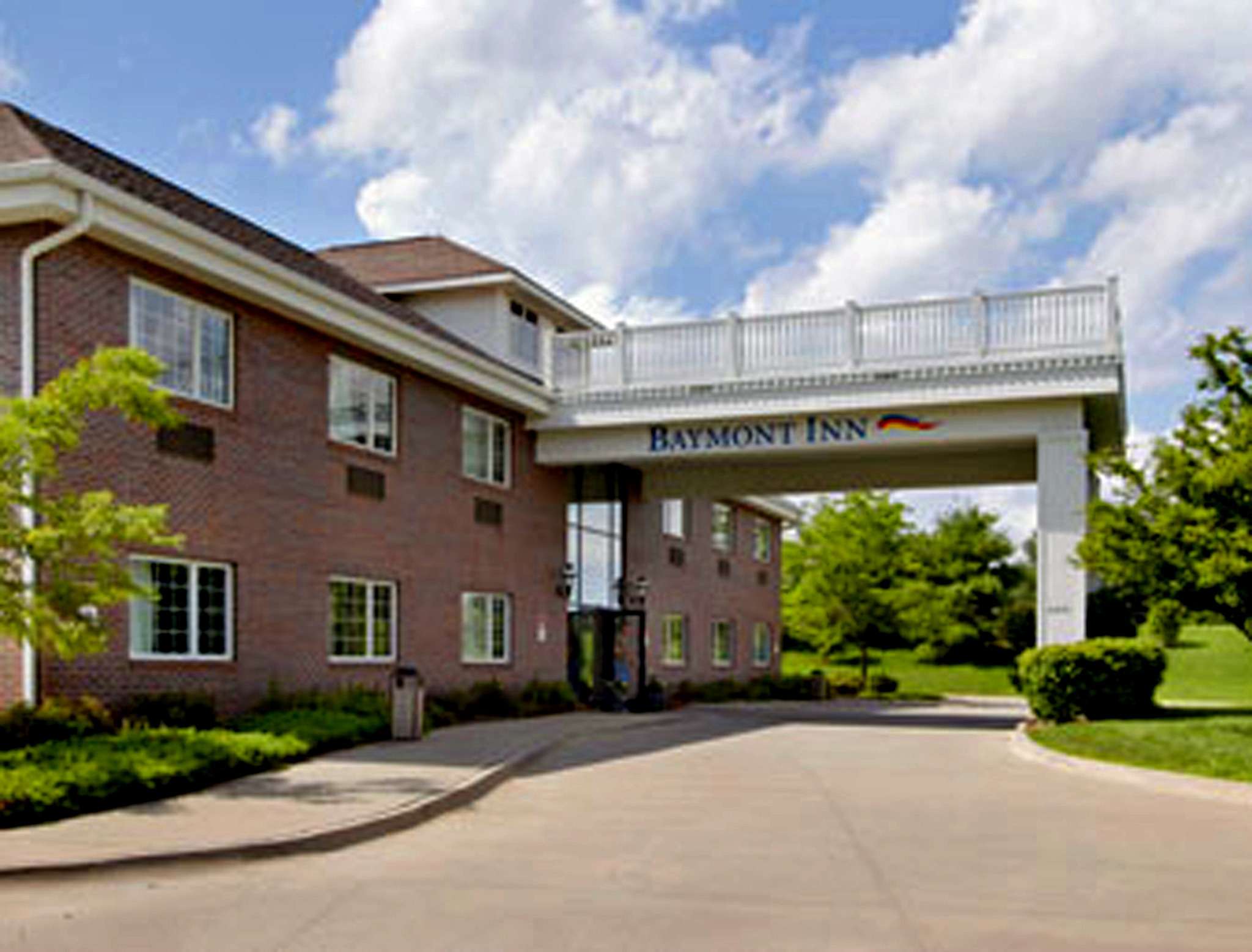 Baymont Inn & Suites Airport
