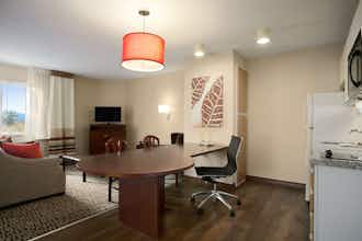 Hotel Hawthorn Suites Blue Ash photo 2