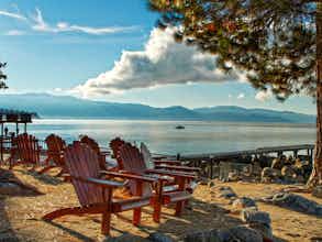 Hotel Red Wolf Lakeside Lodge photo 1