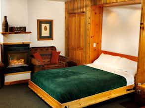 Hotel Red Wolf Lakeside Lodge photo 3